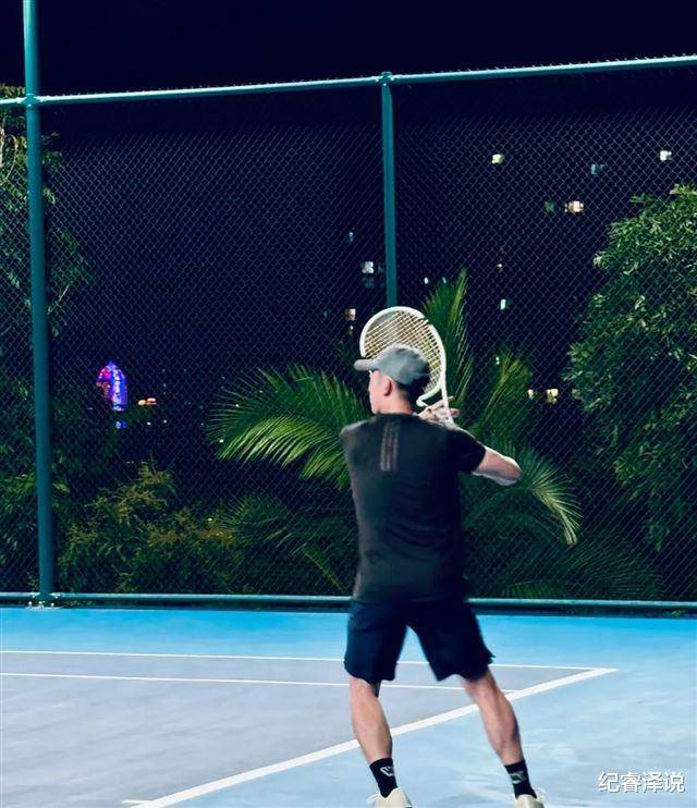 身材好网球迷 吴尊翘臀 郑恺小腿肌肉发达球王会app郑恺打网球拜吴尊为师 都是(图5)