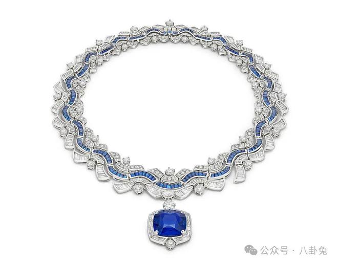 衫”配3亿珠宝宝格丽很敢！球王会体育刘亦菲穿“老头(图2)